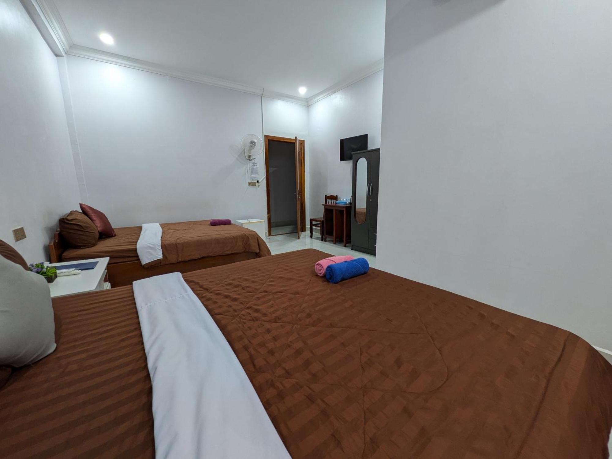 Hotel Orchid 101 Kampot Esterno foto