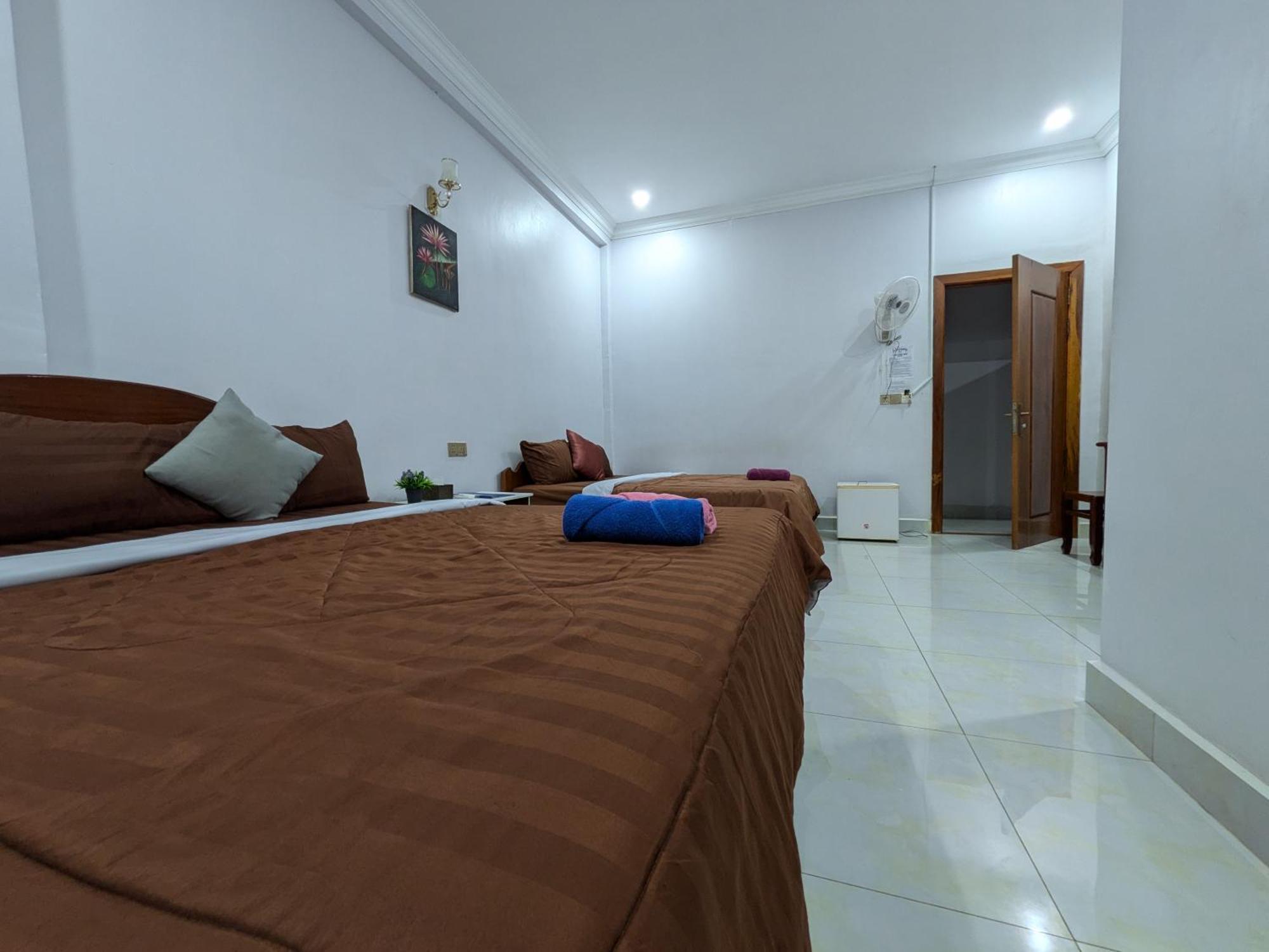 Hotel Orchid 101 Kampot Esterno foto